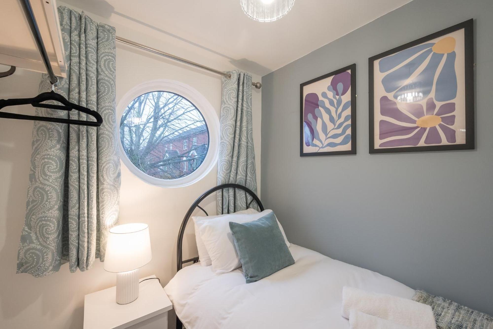 Staybynumbers - Belfast City Centre & Parking ภายนอก รูปภาพ